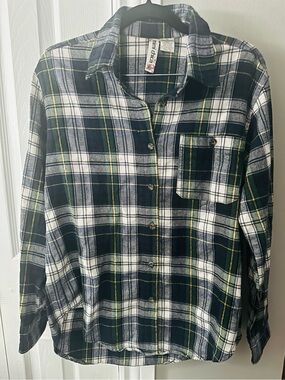 Black, White & Green Plaid Flannel button up long sleeve shirt